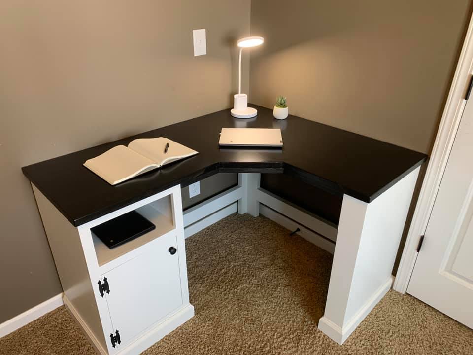 Desks [Custom Order]